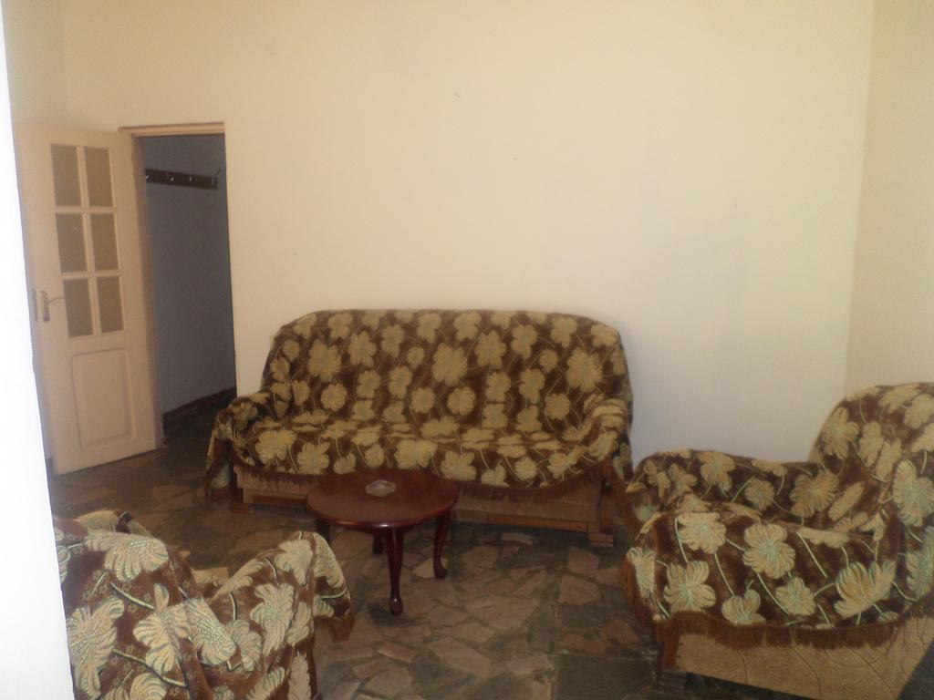 Guest House Sen Дилиян Екстериор снимка