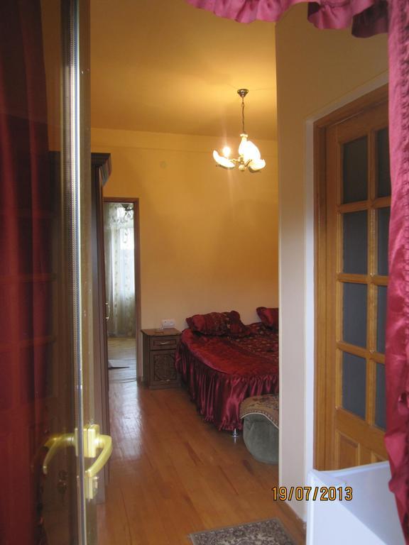 Guest House Sen Дилиян Екстериор снимка